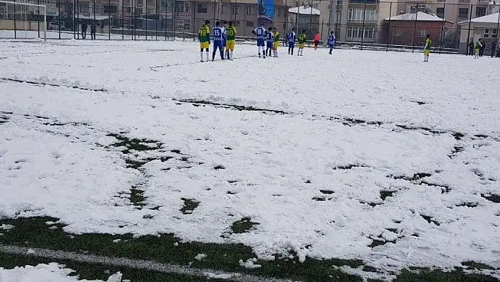 Sindelhöyükspor evinde rakibi Yavuzspor'u farklı yendi
