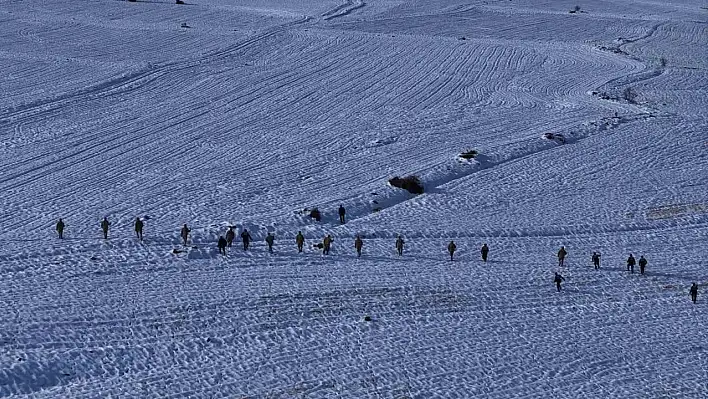 Karda kaybolan adam 6 gündür aranıyor