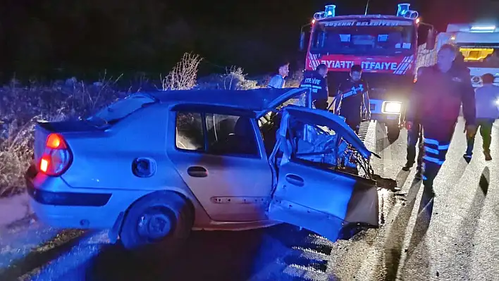 Sivas'ta feci bir trafik kazası meydana geldi: 1 ölü 2 yaralı var