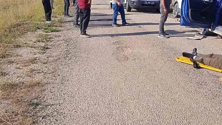 İki otomobil kafa kafaya çarpıştı: 1 ölü, 1 yaralı