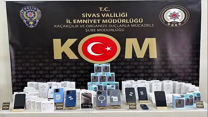 Gümrük kaçağı onlarca kaçak telefon ve aksesuarları ele geçirildi