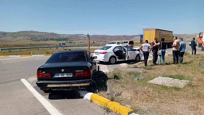 Sivas'ta kaza: 4 yaralı