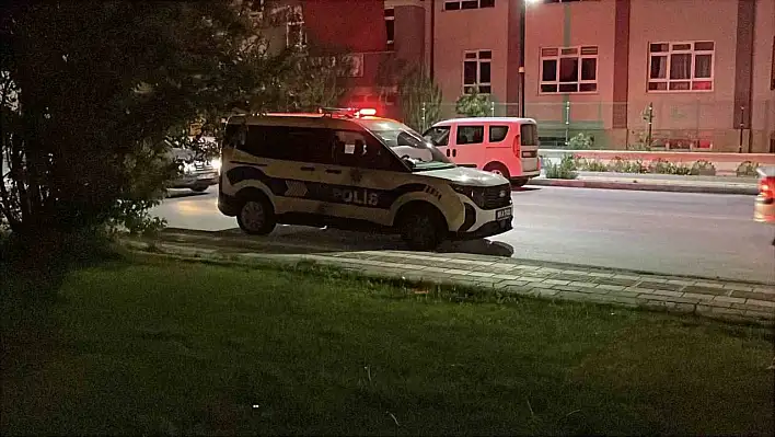 Silahlı ve bıçaklı kavga: 4 yaralı