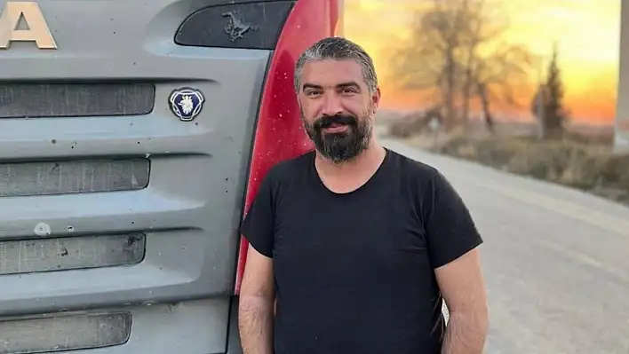 Tır devrildi: 2 ölü