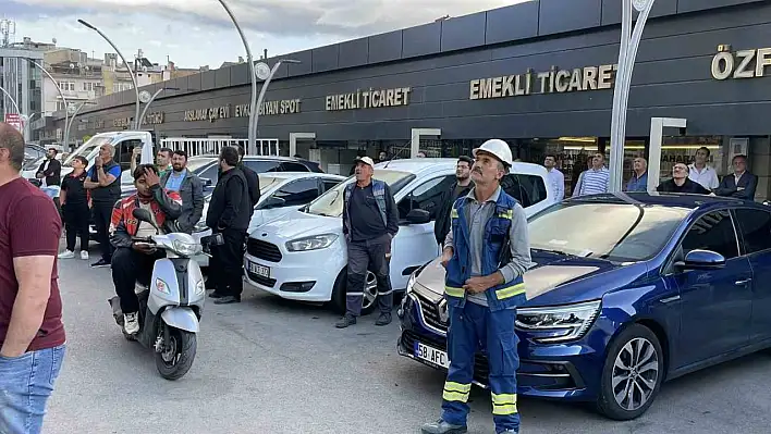 Sivas'ta çatı yangını paniğe neden oldu