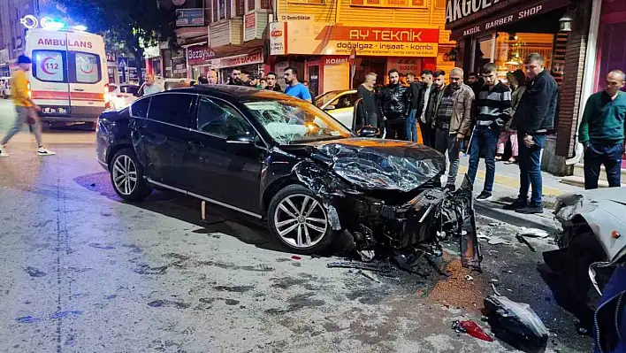 Sivas'ta zincirleme trafik kazası: 4 yaralı