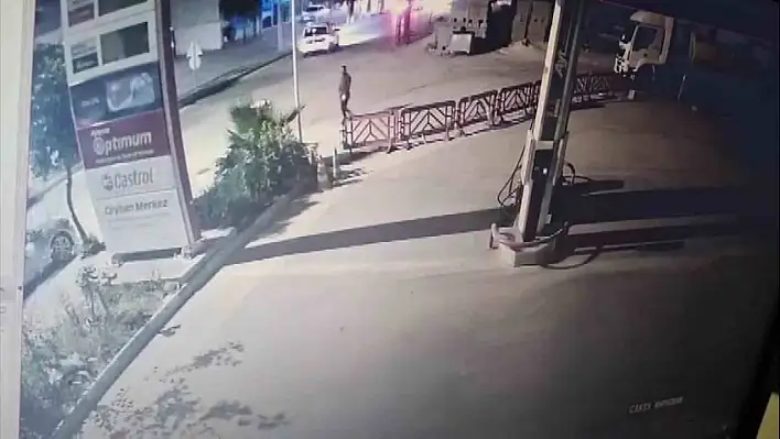 Sokak ortasında eski eşini vurdu