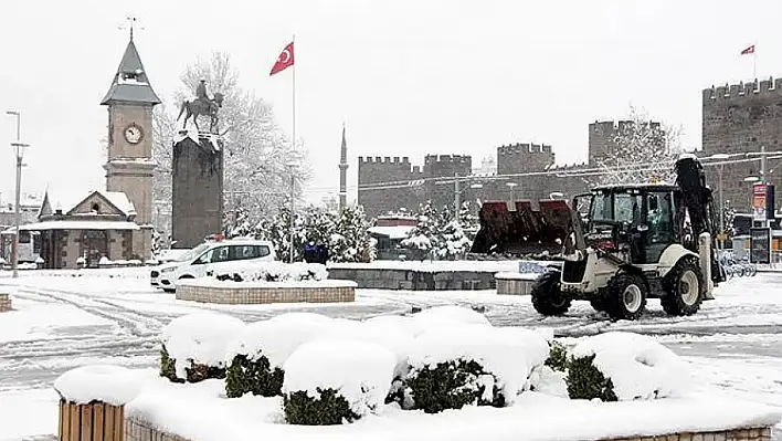 Son dakika! Beklenen tatil açıklandı