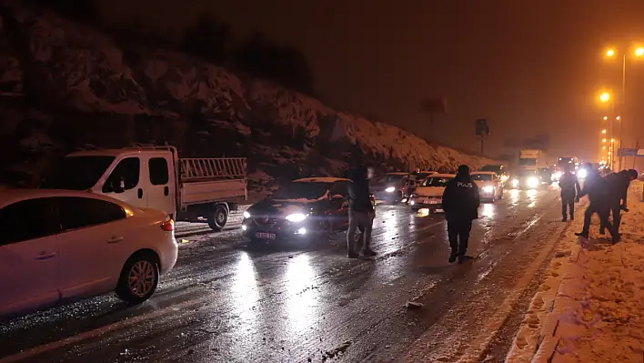 Son dakika! Feci kaza! 8 araç birbirine girdi: Çok sayıda yaralı var