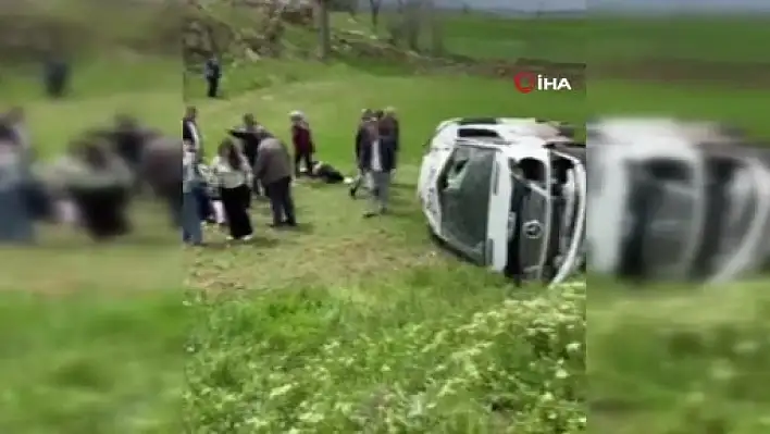 Son dakika! Kayseri'de öğrenci servisi devrildi. Çok sayıda yaralı var