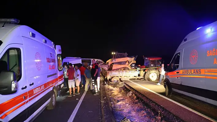 Son dakika! Nevşehir'de feci trafik kazası: İkisi ağır çok sayıda turist yaralandı