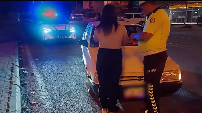 Sosyal medya ihbarı sonrası kadın sürücü yakalandı