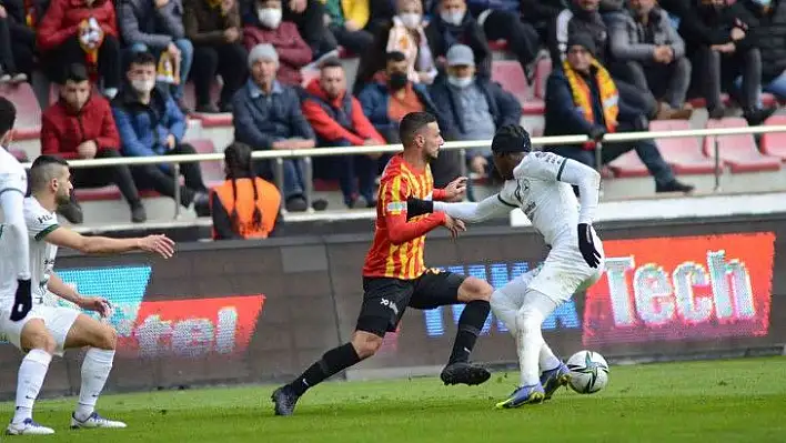 Spor Toto Süper Lig: Kayserispor: 2 - GZT Giresunspor: 0 (İlk yarı)