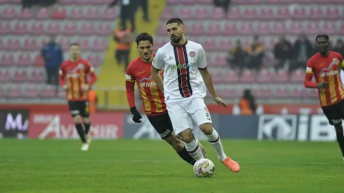 Spor Toto Süper Lig: Kayserispor: 0 - Fatih Karagümrük: 2 (İlk yarı)