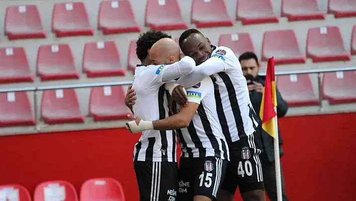 Spor Toto Süper Lig: Kayserispor: 0 - Beşiktaş: 2 (İlk yarı)