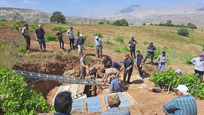 Su kuyusuna düşen vatandaş böyle kurtarıldı