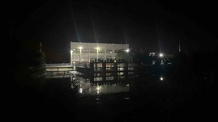 Bisikletini almak isterken akıntıya kapıldı