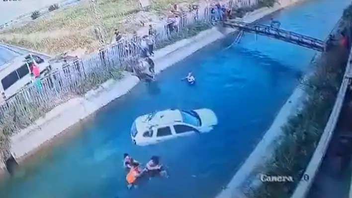 Kanala düşen cipten çıkanlar saniyelerle kurtarıldı