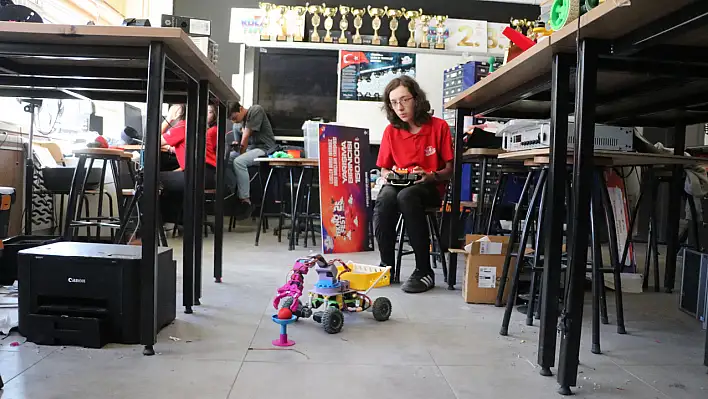 Sümer Fen Lisesi TEKNOFEST'e damga vurdu