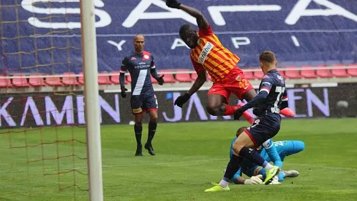 Süper Lig: Kayserispor: 0 - Antalyaspor: 1 (İlk yarı)