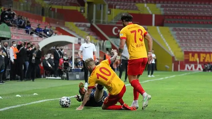 Süper Lig: Kayserispor: 1 - Fenerbahçe: 0 (İlk yarı)