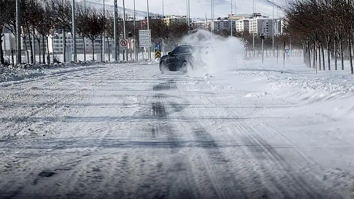 Sürücüler dikkat! Kayseri'de sis ve buzlanma alarmı