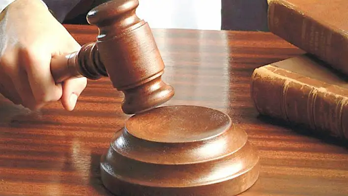 Tabletinde 'eagle' çıkan öğretmene 7.5 yıl hapis