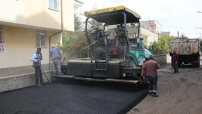 Tacettin Veli Mahallesi'nde 2 bin 200 ton asfalt kullanıldı
