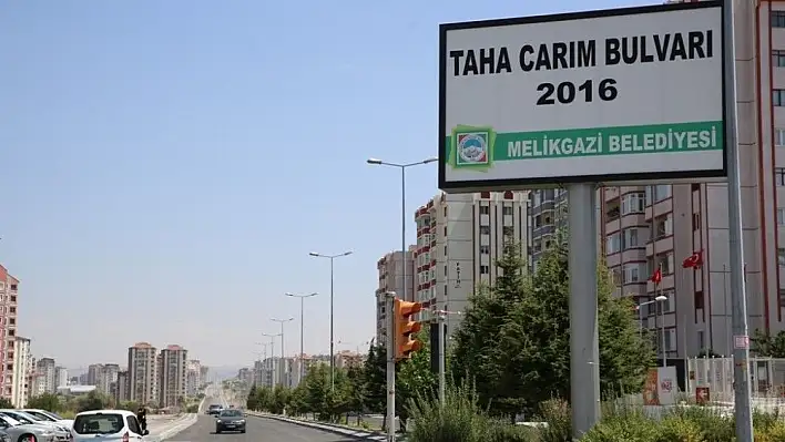 Taha Carım Bulvarı 4. Etapta asfaltlama çalışması