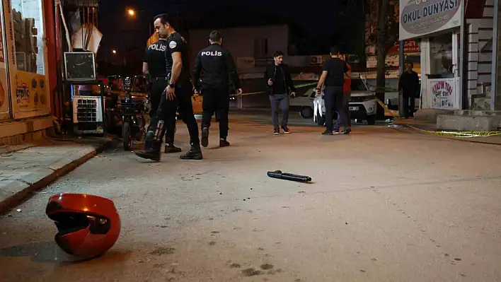 Hem vurdu hem silahını kaskını düşürdü kaçtı!