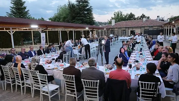 Talas Belediyesi İlçe Yöneticilerini iftarda buluşturdu