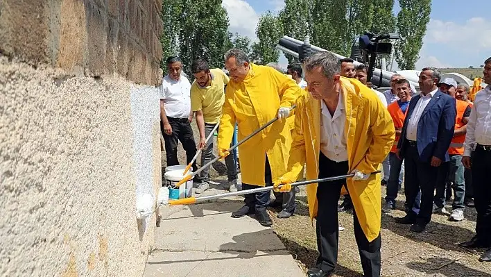 Talas Belediyesi'nden Örencik'e hizmet çıkarması
