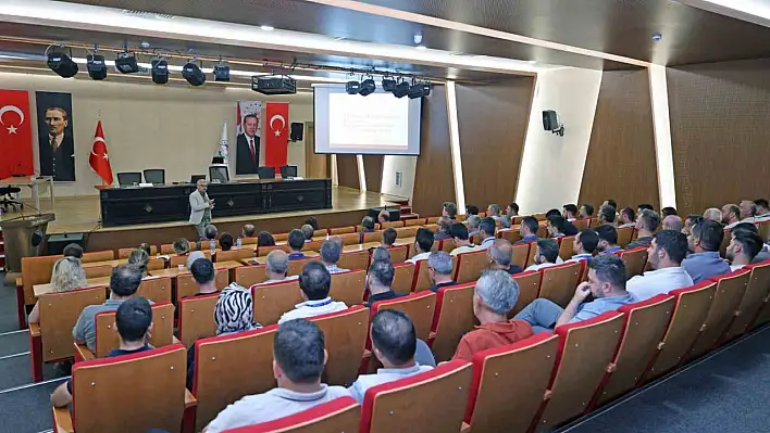 Talas Belediyesi'nde personele bilgilendirildi