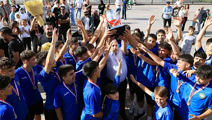 Talas Belediyespor'dan üst üste Türkiye Şampiyonluğu!