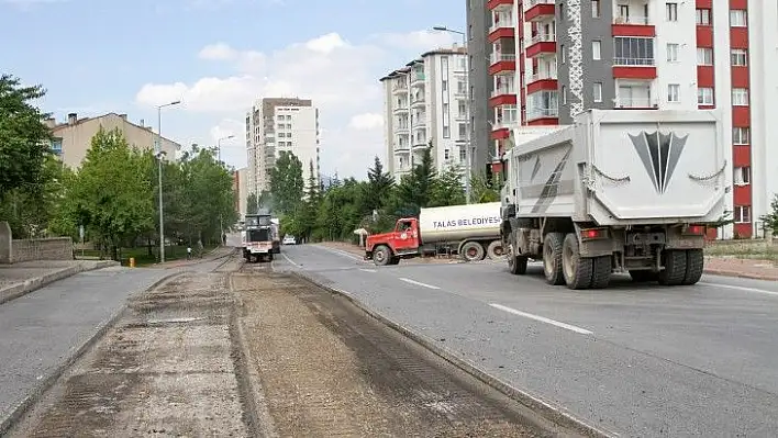Talas Çimenli Caddesi'nde yenileme çalışması