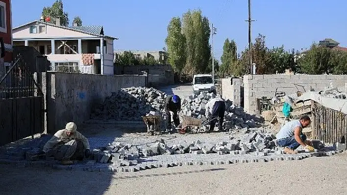 Talas Kepez Mahallesinde parke çalışması