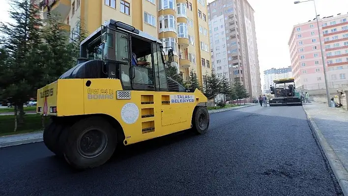 Talas Mevlana Mahallesi'nde asfalt çalışmaları
