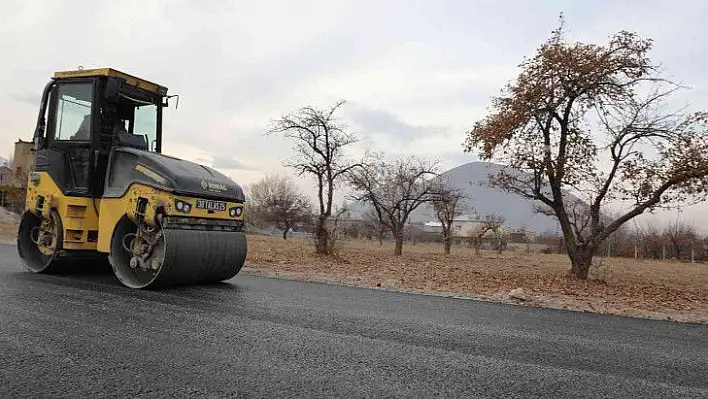 Talas'ta asfalt çalışmaları devam ediyor