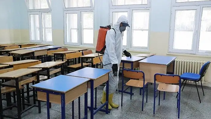 Talas'ta eğitim-öğretim öncesi ilaçlama yapıldı
