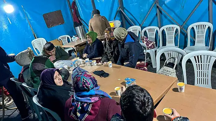 Talas'ta sosyal tesis ve çadırlarda sıcak çorba ikramı