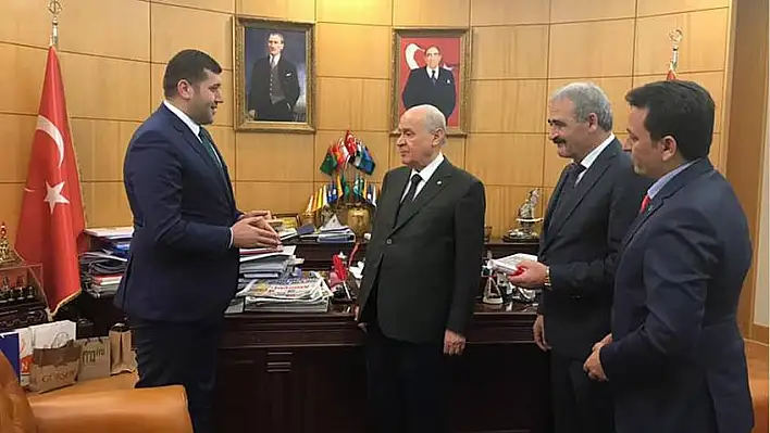 MHP'de Talas ve Develi İlçe Binalarının tapuları Bahçeli'ye teslim edildi!