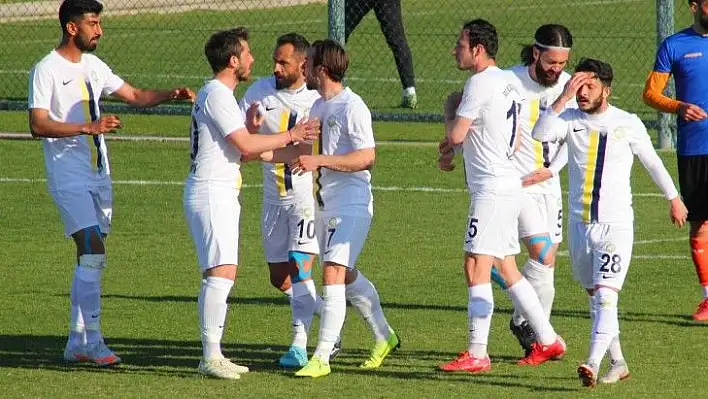 Talasgücü Belediyespor 4'de 4 yaptı