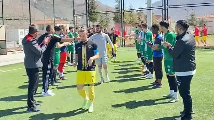 Şampiyon Talasgücü Belediyespor alkışlarla karşılandı