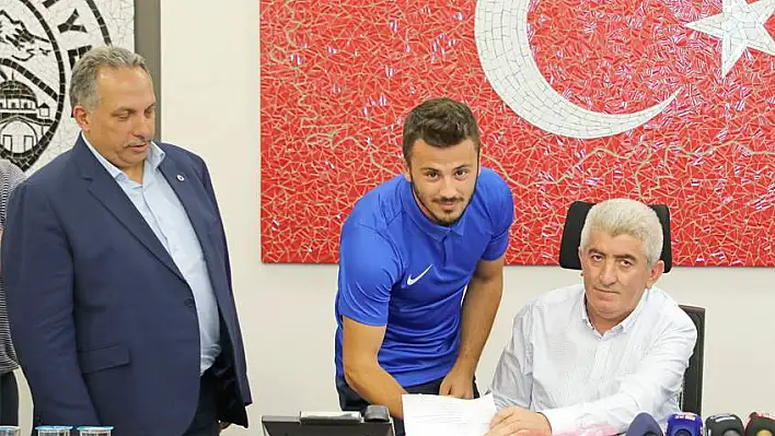 Talasgücü Belediyespor'da toplu imza töreni