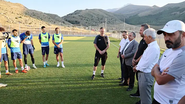 Talasgücü Belediyespor'un Erciyes'te güç topluyor