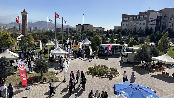 Tanışmak için Kayseri'de herkes oraya akın etti!