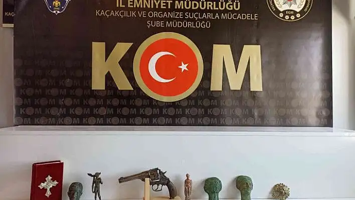 Tarihi eserleri piyasaya süremeden yakalandı