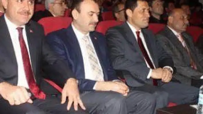 TAŞ MEKTEPLİLER MEHMET AKİF ERSOY'U ANDI