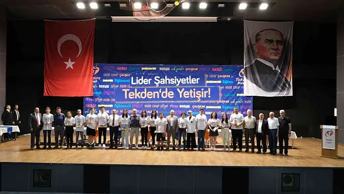 Tekden'de 77 öğrenci YKS'de derece yaptı