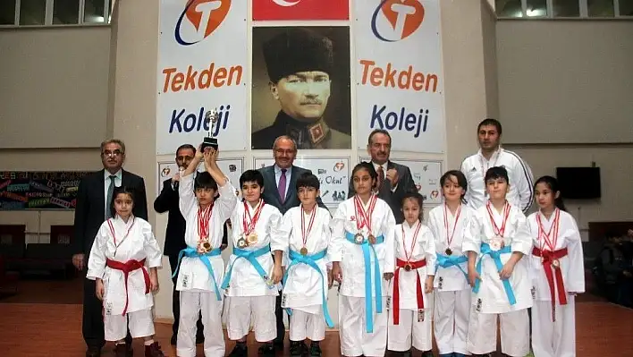 Tekden'in minik karatecileri Adana'dan başarıyla döndü